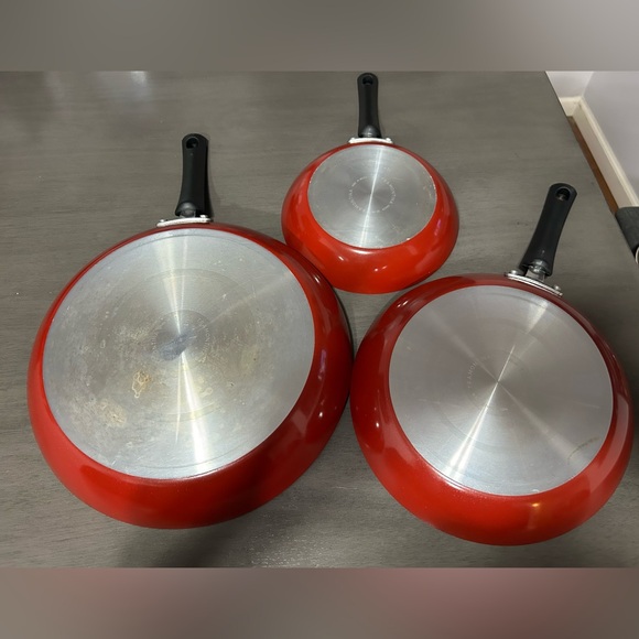 Pans - Picture 3 of 4